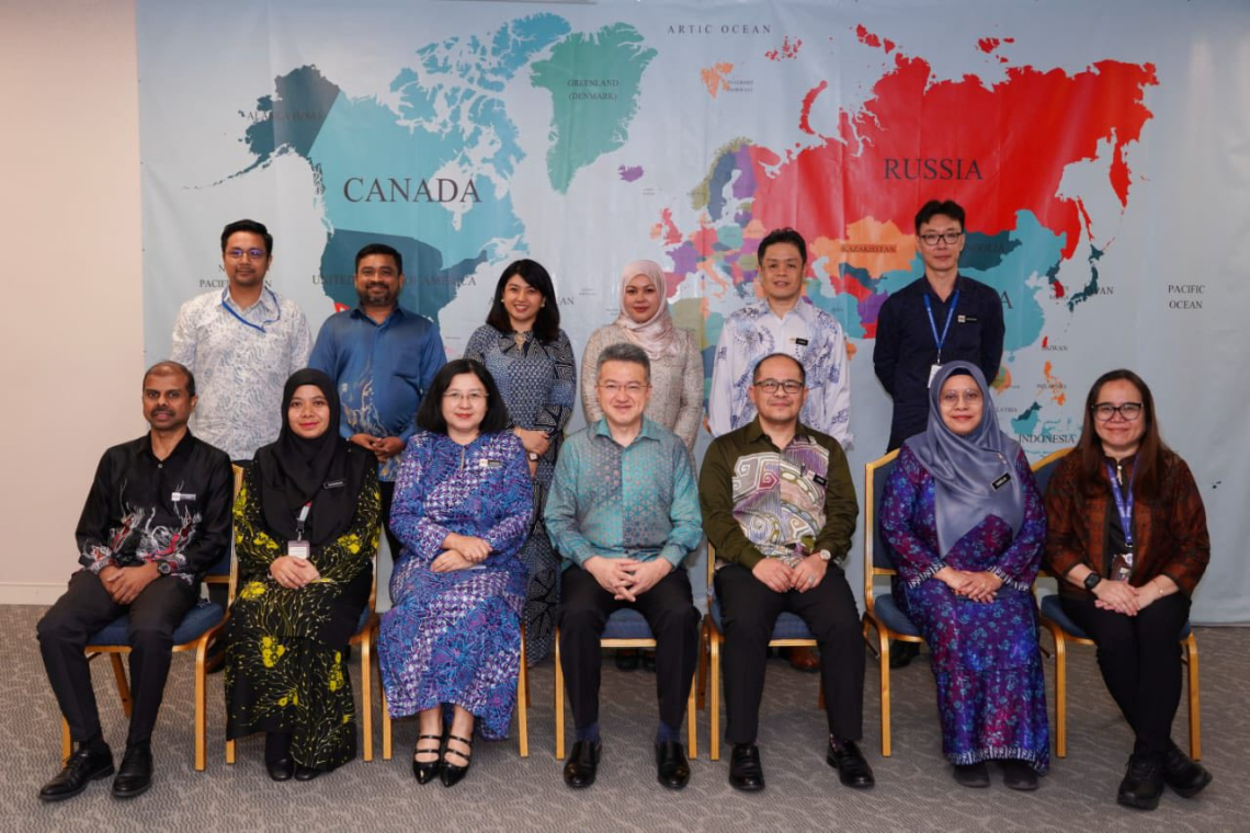 Sesi Lawatan Ke Bahagian Antarabangsa